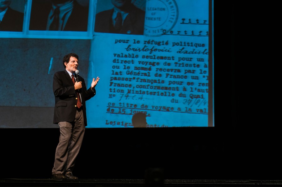 New York Times columnist Nicholas Kristof shares advice on how college students can impact global issues. Kristof spoke to an audience of about 500 in Cahn Auditorium on Monday night. 